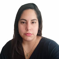 Gabriela Ortiz tiene el cargo de Traductora en la empresa del risco reports
